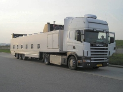 Scania-164-L-480-weiss-Reck-240505-01-LUX
