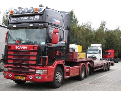 Scania-164-L-580-schwarz-Reck-071107-01