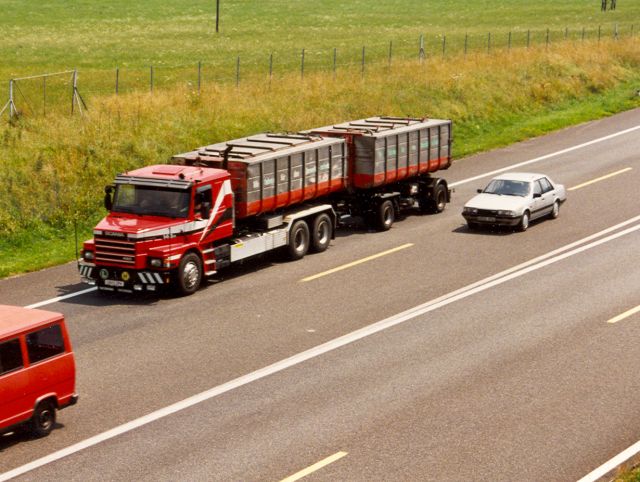 Scania-143-H-420-rot-Hensing-101205-01.jpg - Scania 143 H 420Jens Hensing
