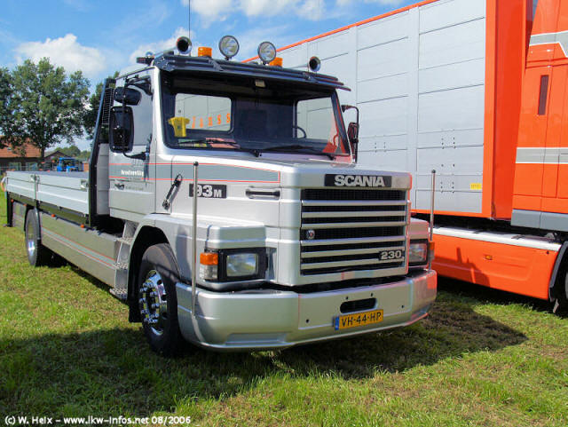 Scania-93-M-230-silber-198006-01.jpg - Scania 93 M 230
