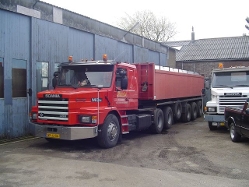 Scania-143-H-450-rot-deKoning-090406-01