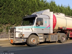 Scania-143-M-420-Hauber-SZM-silber-Rinnen