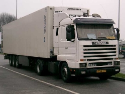 Scania-143-M-500-SL-KUEKOSZ-weiss-Szy-250204-1