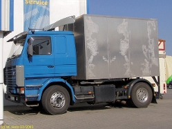 Scania-143-blau-grau