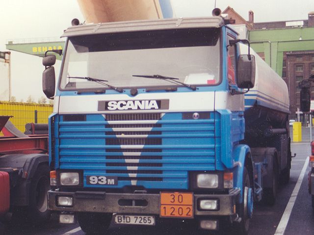 Scania-93-M-blau-weiss-Thiele-050305-01.jpg - Scania 93 MJörg Thiele