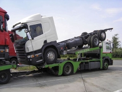 Scania-P-310-weiss-Gleisenberg-070805-01