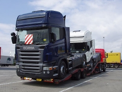 Scania-R-500-blau-Holz-240704-1