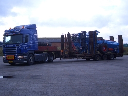 Scania-R-500-blau-Stober-280208-01