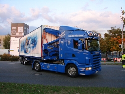 Scania-R-500-blau-Weddy-141108-01