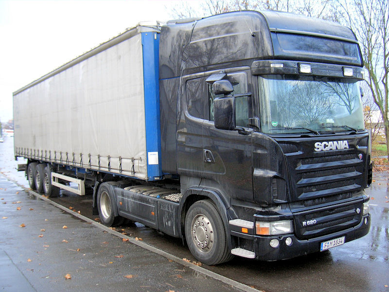 Scania-R-620-schwarz-Szy-140708-01.jpg - Scania R 620Trucker Jack
