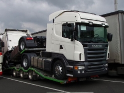 Scania-R-580-weiss-Holz-180505-01