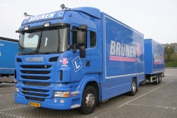 Scania-R-II-360-Bruenen-Holz-110810-01