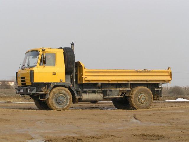 Tatra-T-815-4x4-gelb-Hlavac-140506-01.jpg - Tatra T 815