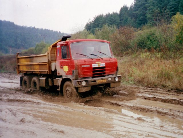 Tatra-T-815-6x6-rot-Hlavac-040306-04.jpg - Tatra T 815