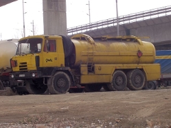 Tatra-T-815-6x6-gelb-Hlavac-300505-02