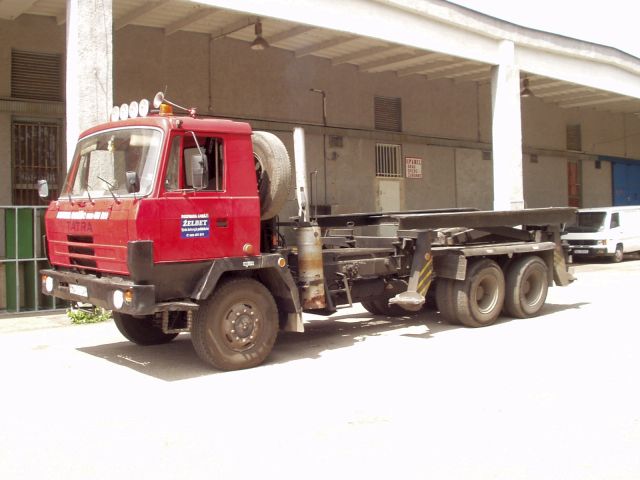 Tatra-T-815-6x6-rot-Hlavac-300505-00.jpg - Tatra T 815