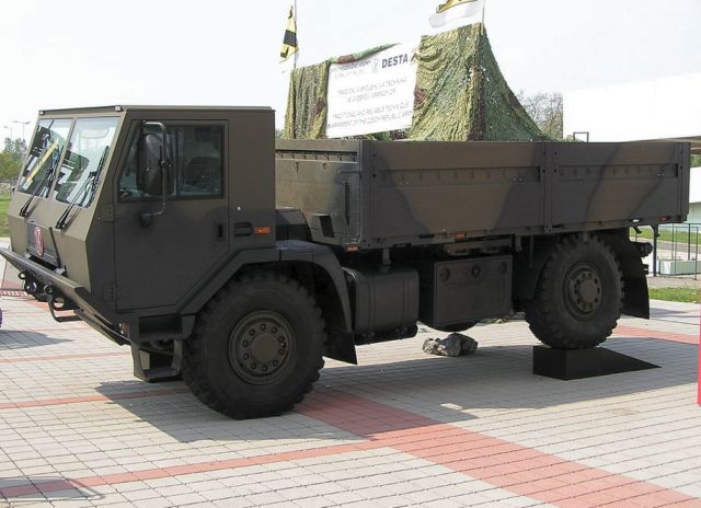 Tatra-T-817-4x4-Hlavac-270706-02.jpg - Tatra T 817