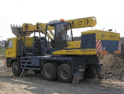 Tatra-T-815-Terrno1-gelb-Hlavac-270706-03