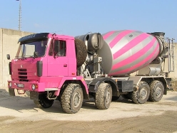 Tatra-T-815-rosa-Hlavac-171205-01