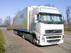 Volvo-FH-440-weiss-Thiele-010408-01