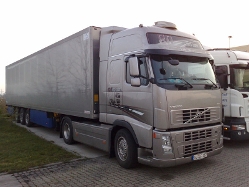 Volvo-FH-480-grau-Lynen-100409-01