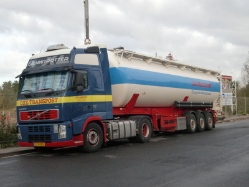 Volvo-FH-440-Lux-Transport-DS-070110-01