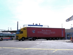Volvo-FH-gelb-Posern-110609-01