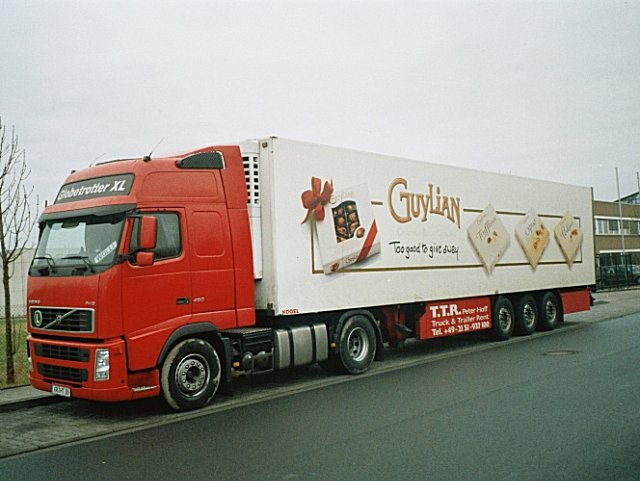 Volvo-FH12-420-KUEKOSZ-ttr-(Uhl)-0104-1.jpg - Volvo FH12 420