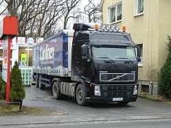 Volvo-FH12-420-2002-PLSZ-Carolinen-1-(Willann)