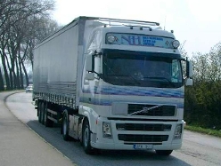 Volvo-FH12-420-Hanssons-Willann-040504-1