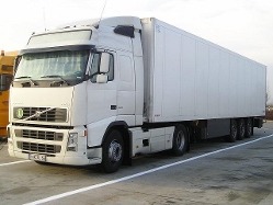 Volvo-FH12-420-KOSZ-weiss-(Reck)