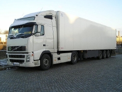 Volvo-FH12-420-KUEKOSZ-weiss-(Reck)
