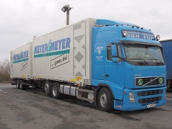 Volvo-FH12-420-blau-Holz-140405-01-BG