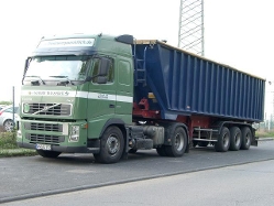 Volvo-FH12-420-gruen-Schimana-260404-1