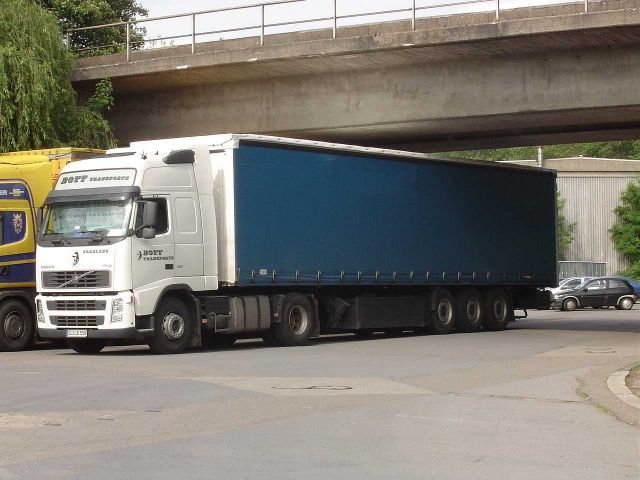 Volvo-FH12-460-Bott-MMartin-140605-01.jpg - Volvo FH12 460M. Martin