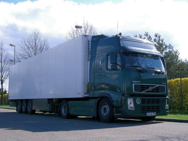 Volvo-FH12-460-KUEKOSZ-gruen-weiss-Szy-050404-1.jpg - Volvo FH12 460Trucker Jack