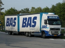 Volvo-FH12-Bas-Schiffner-300504-1-NL