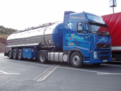 Volvo-FH12-blau-Holz-120805-01
