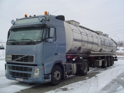 Volvo-FH12-blau-Linhardt-230306-01