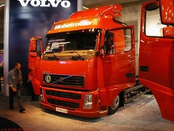 Volvo-FH12-GL-rot-niedrige-Rahmen