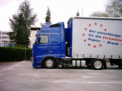 Volvo-FH12-blau-Sewald-060504-2