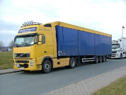Volvo-FH12-gelb-Posern-050408-01