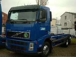 Volvo-FH-12-NEU-Jani-blau