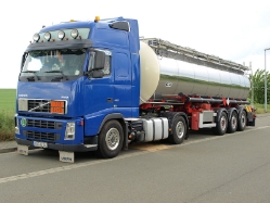 Volvo-FH12-460-blau-Thiele-031209-01