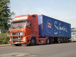 Volvo-FH12-460-rot-orange-DS-211209-01