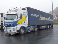 Volvo-FH16-550-Hinterbauer-Holz-161105-02-AUT