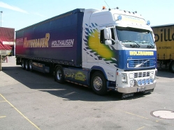 Volvo-FH16-550-Hinterbauer-Peitgen-020605-03-AUT