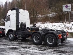Volvo-FH16-610-weiss-Holz-180105-1