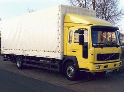 Volvo-FL-220-gelb-Thiele-100305-01