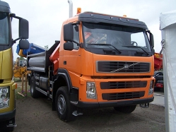 Volvo-FM9-300-orange-vNispen-230307-01